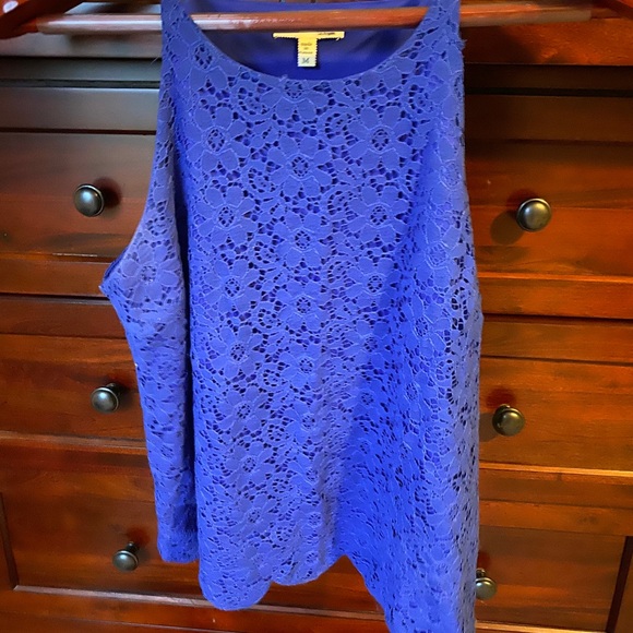 Tops - Picture 11 of 16